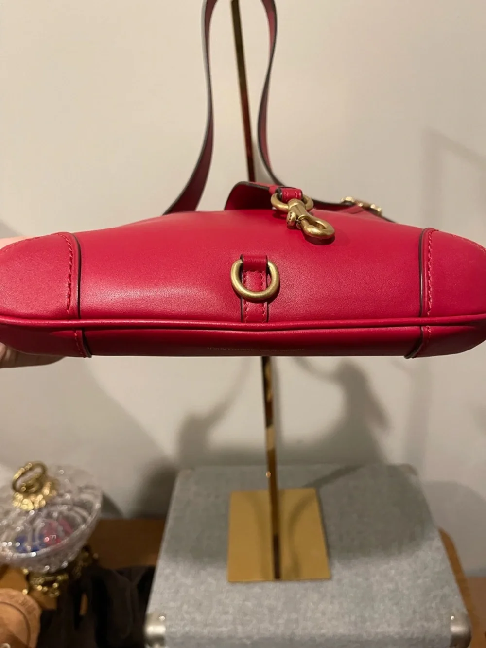 Coach Hampton - Picture 2 of 8